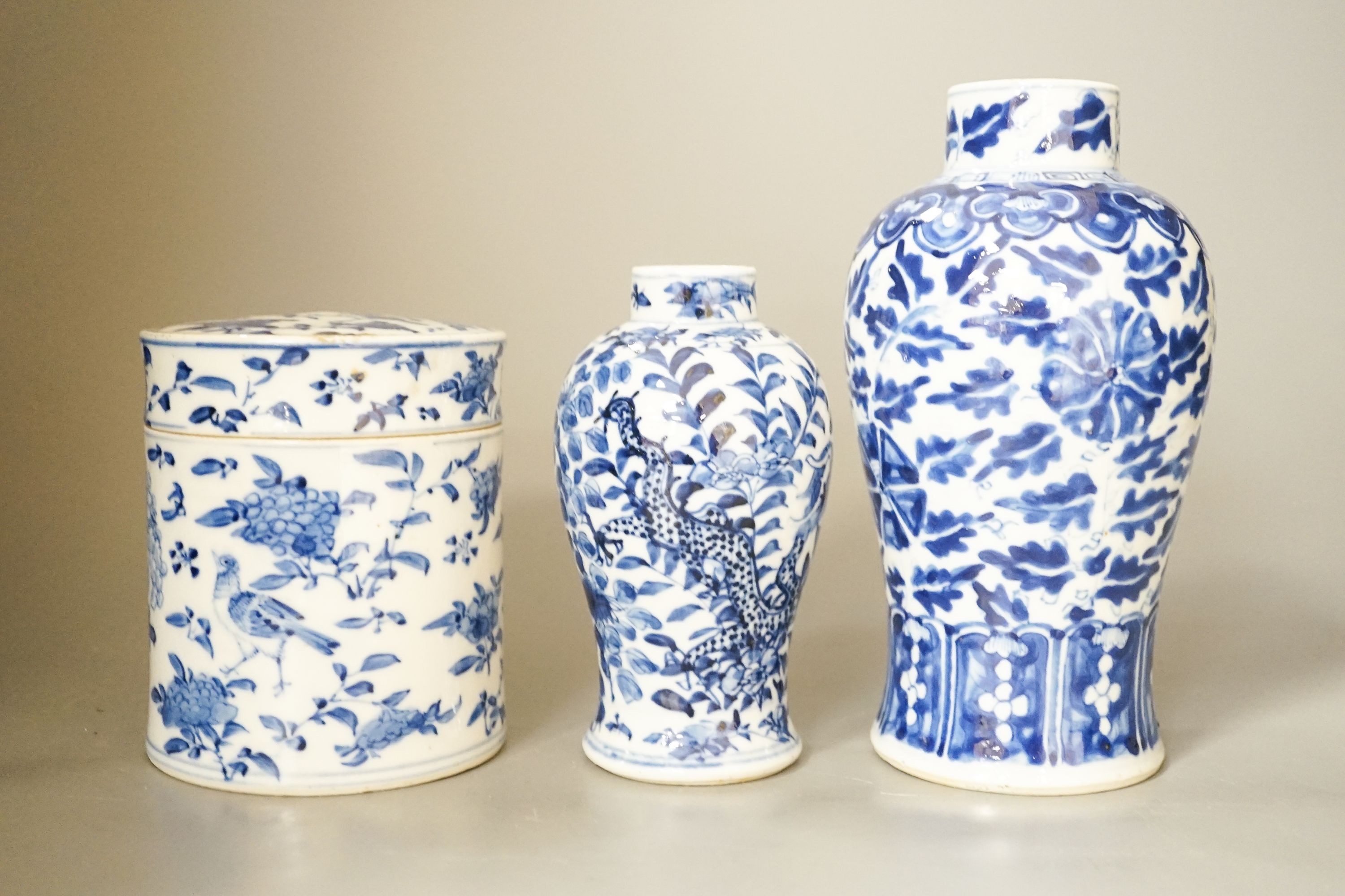 Two 19th century Chinese blue and white vases and a similar box and cover, 19cm
